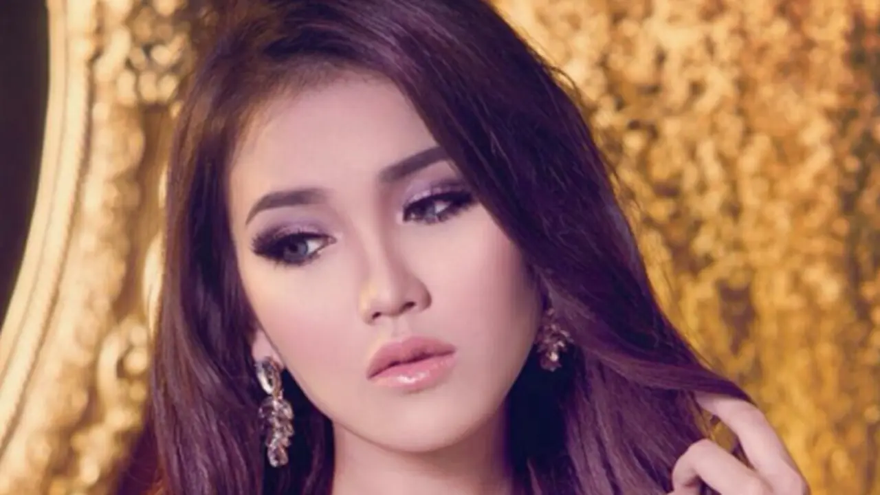 [Bintang] Ayu Ting Ting