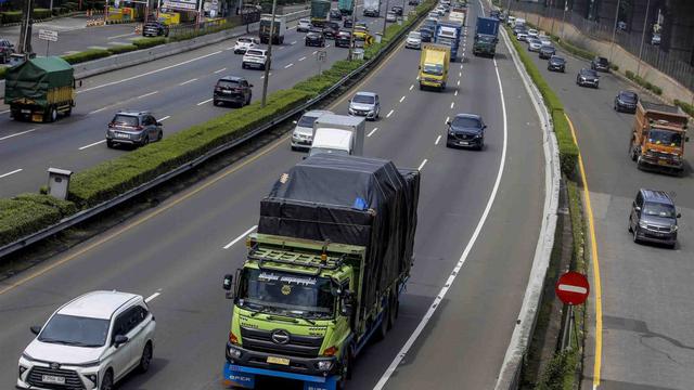 Masih Ada Truk yang Melanggar