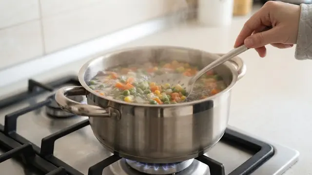 Trik Merebus Sayur Frozen agar Warna Tetap Hijau dan Kandungan Gizinya Terjaga