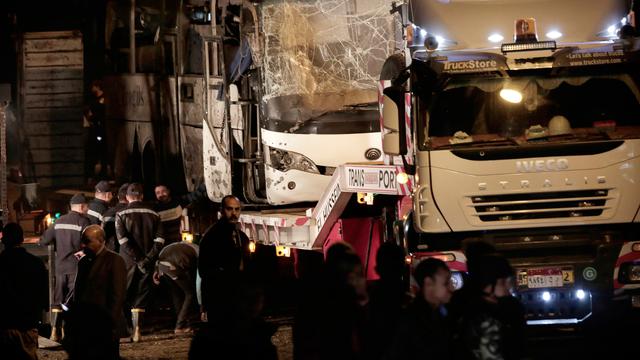 Serangan Bom Hantam Bus Wisata di Dekat Piramida Mesir