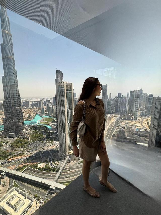 7 Momen Liburan Angel Karamoy di Dubai, Penampilannya Curi Perhatian