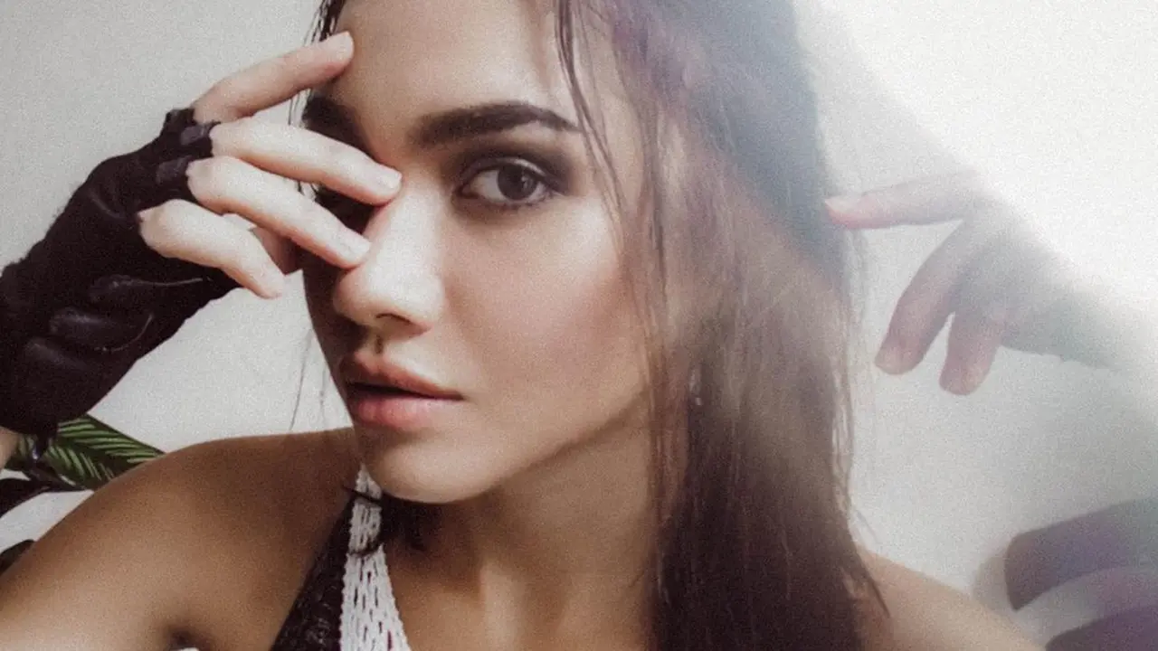 Jalani Pemotretan Virtual, Ini 7 Gaya Sporty Angela Gilsha yang Menawan