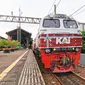 PT KAI mulai membuka penjualan tiket kereta api pada masa libur Natal dan Tahun Baru (Nataru) mulai 7 November ini. (Dian Kurniawan/Liputan6.com).