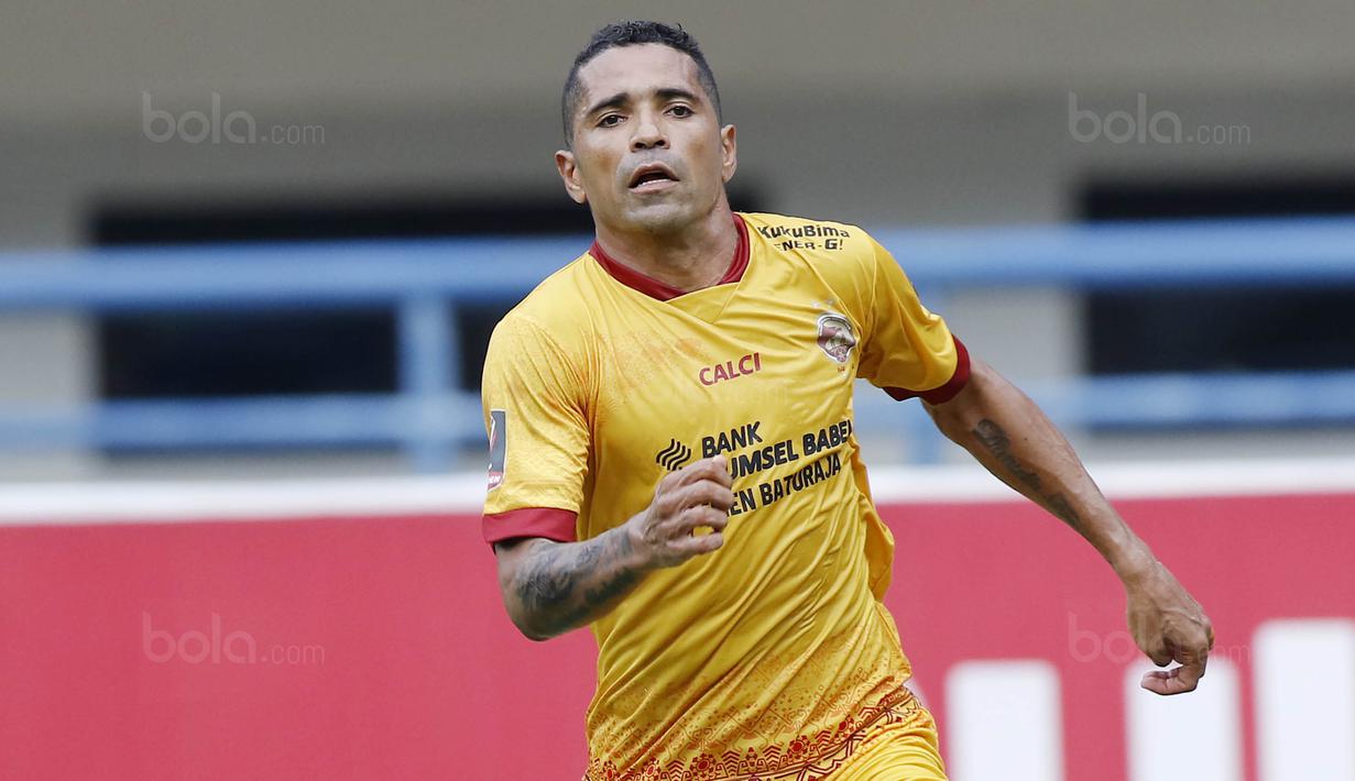 Bomber Sriwijaya FC, Alberto 'Beto' Goncalves, akhirnya resmi menjadi Warga Negara Indonesia (WNI). (Bola.com/M Iqbal Ichsan)