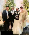 Pasangan yang baru saja menikah Pratama Arhan dan Azizah Salsha terlihat turut menghadiri pernikahan dari Adiba Khanza dan Egy Maulana Vikri. [Foto: Instagram/allaboutarhan]