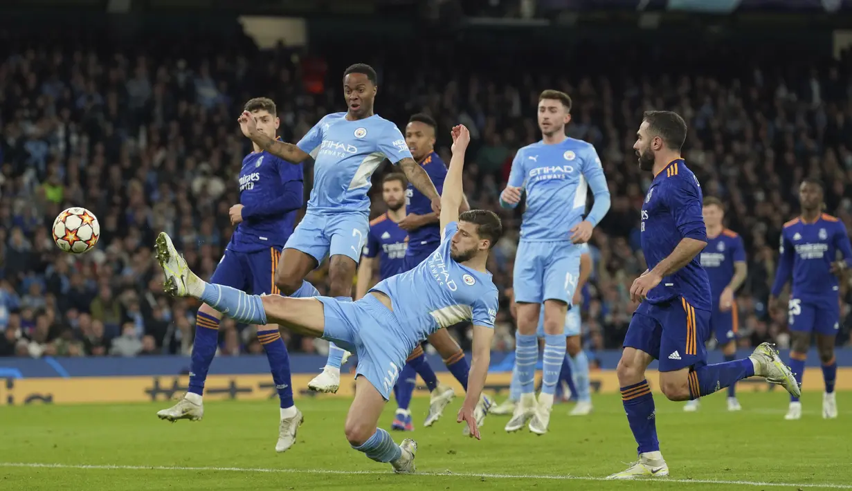 <p>Hujan gol mewarnai laga yang digelar di Etihad Stadium, Tuan rumah menang dengan skor 4-3. </p>
<p>(AP/Jon Super)</p>