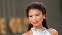 Rahasia Makeup Zendaya untuk Menyamarkan Mata Lelah, Ternyata Bukan Concealer