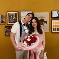 Lihat di sini gaya Syifa Hadju dan El Rumi rayakan valentine. [@syifahadju].