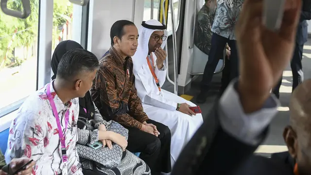 Presiden Jokowi Ajak Para Dubes ASEAN Naik MRT