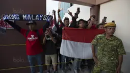 Suporter menyambut kedatangan Timnas Indonesia di Stadion MPS, Selangor, Selasa (22/8/2017). Indonesia akan menghadapi Vietnam pada  laga keempat Grup B SEA Games 2017. (Bola.com/Vitalis Yogi Trisna)