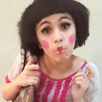 Pada hari ini (2/82015), pemeran Jeng Kelin, Nycta Gina melangsungkan pernikahan dengan Rizky Kinos. (via Instagram)