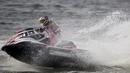 Atlet jetski Indonesia, Aero Sutan Aswar, saat beraksi pada Asian Games di Ancol, Jakarta, Kamis (23/8/2018). Aero Aswar finish kedua dengan jumlah poin 53. (Bola.com/Vitalis Yogi Trisna)