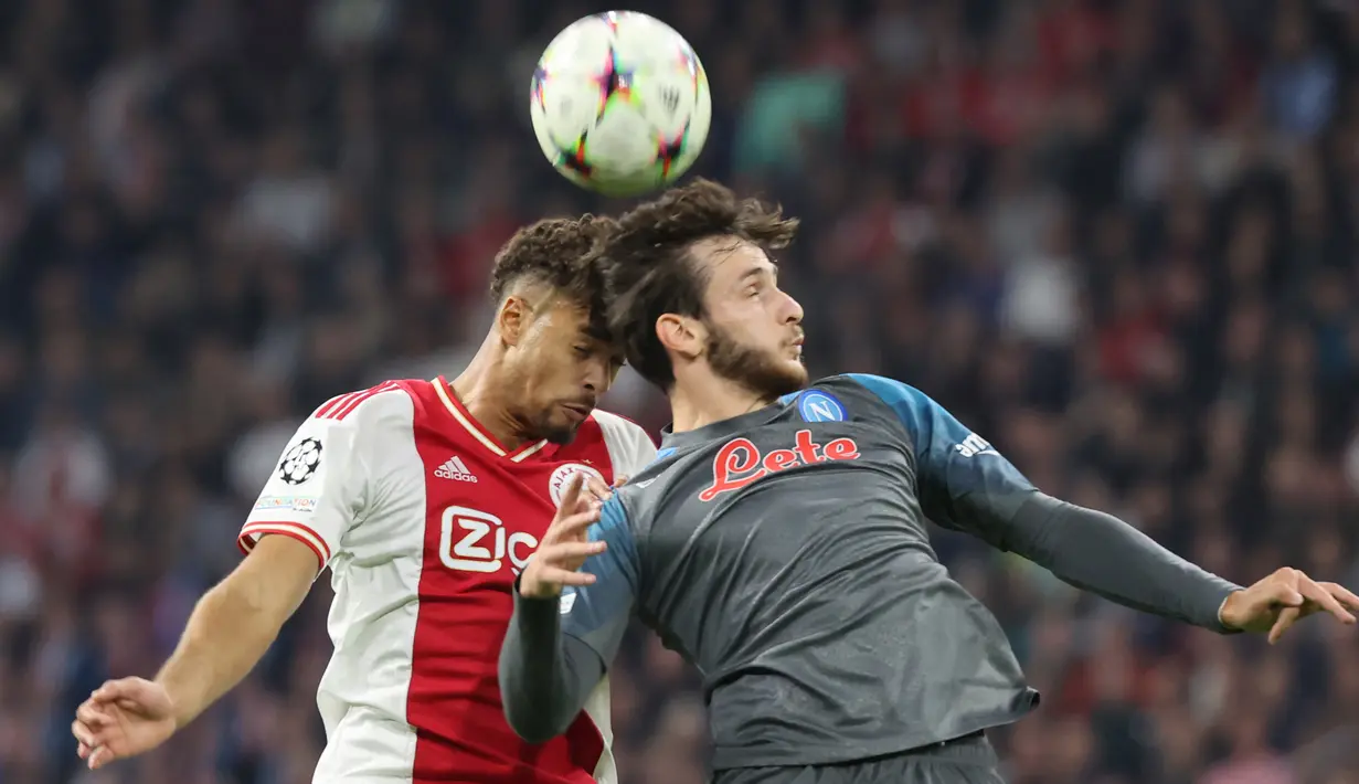 Napoli kembali membuat dua gol tambahan dibabak kedua. Dari situ, terlihat jelas bahwa Napoli tidak terkejar oleh Ajax. Sejumlah pergantian pemain yang dibuat Ajax terlihat sia-sia. (AFP/Francois Walschaerts)