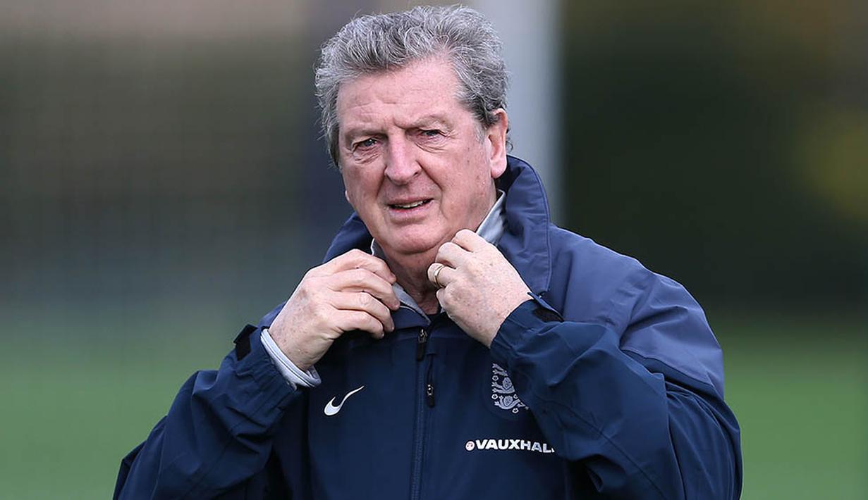 1. Roy Hodgson (Inggris), pelatih berusia 68 tahun ini tiap bulan menerima 416.666 euro atau 6,1 miliar rupiah. Sebagai pelatih termahal tentu, FA, berharap mantan pelatih Liverpool ini bisa memberikan Inggris gelar juara Eropa. (AFP/Justin Tallis)