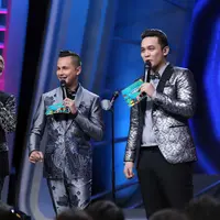 Andhika Pratama diantara Gading Marten dan Gilang Dirga. (Nur Wahyunan/bintang.com)