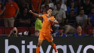 Momen pemain Timnas Belanda Tijjani Reijnders mencetak gol ke gawang Bosnia. (Pieter Stam de Jonge / ANP / AFP)