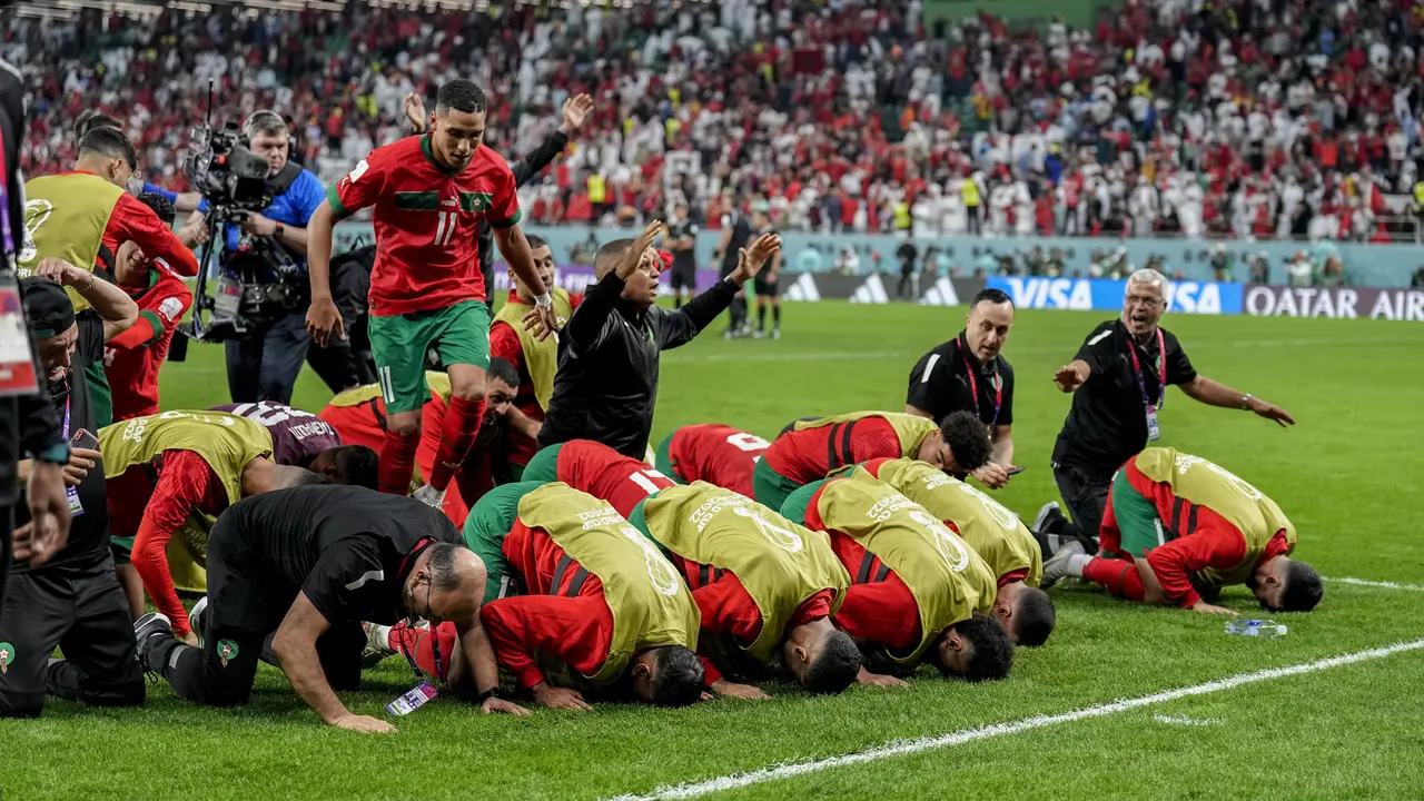 Momen Pemain Maroko Sujud Syukur Rayakan Kemenangan atas Spanyol