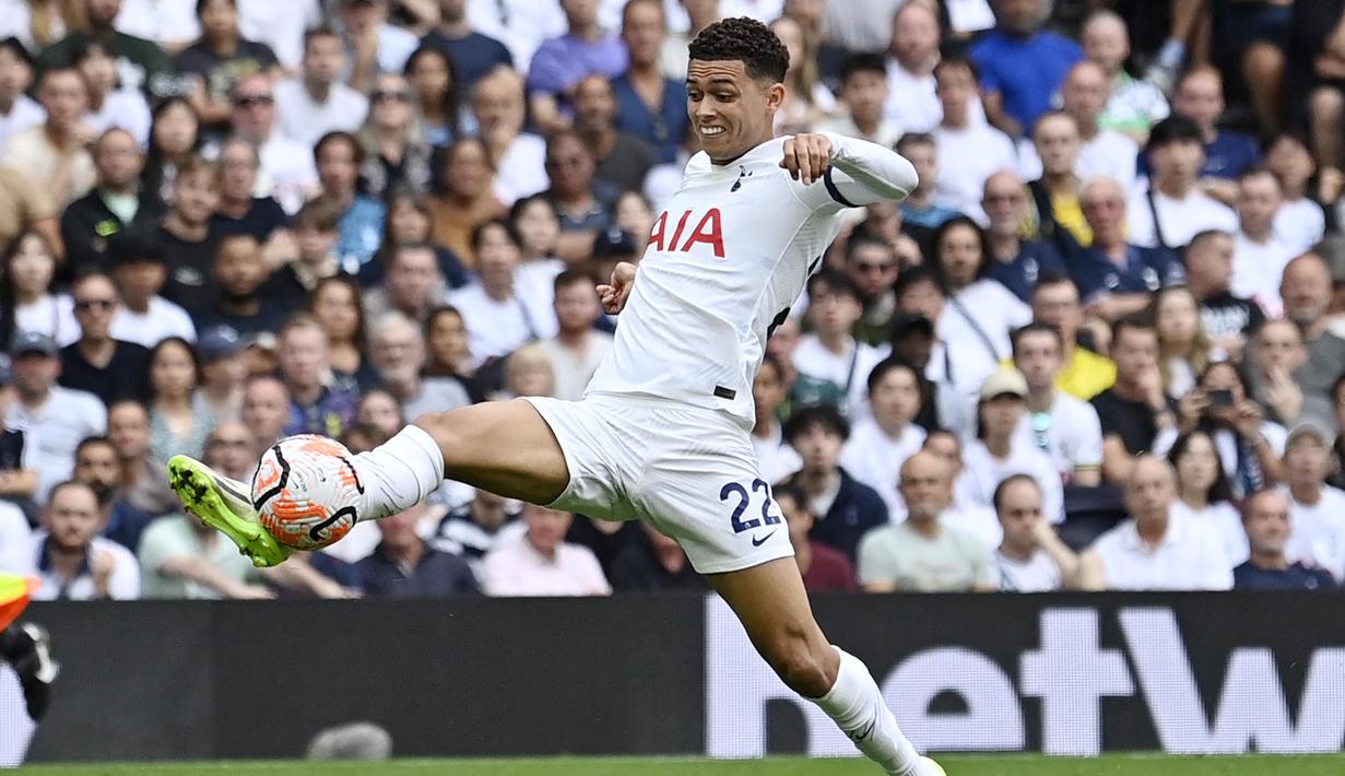 Brennan Johnson merupakan rekrutan baru Tottenham yang ditebus dari Nottingham Forest dengan banderol 55 juta euro. Namun, pemain asal Wales tersebut tidak selalu menjadi pilihan utama di bawah asuhan manajer Ange Postecoglou. Dari delapan pertandingan di semua kompetisi, Johnson belum berhasil mencetak gol. (AFP/Justin Tallis)