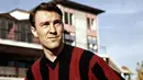 Jimmy Greaves. Penyerang Inggris ini bermain untuk Chelsea selama 4 musim mulai 1957/1958. Ia mencetak 124 gol dalam 157 laga. AC Milan merekrutnya pada musim 1961/1962. Akibat konflik dengan pelatih Nereo Rocco ia hanya tampil dalam 13 laga dengan torehan 9 gol. (Foto: thesefootballtimes.co)