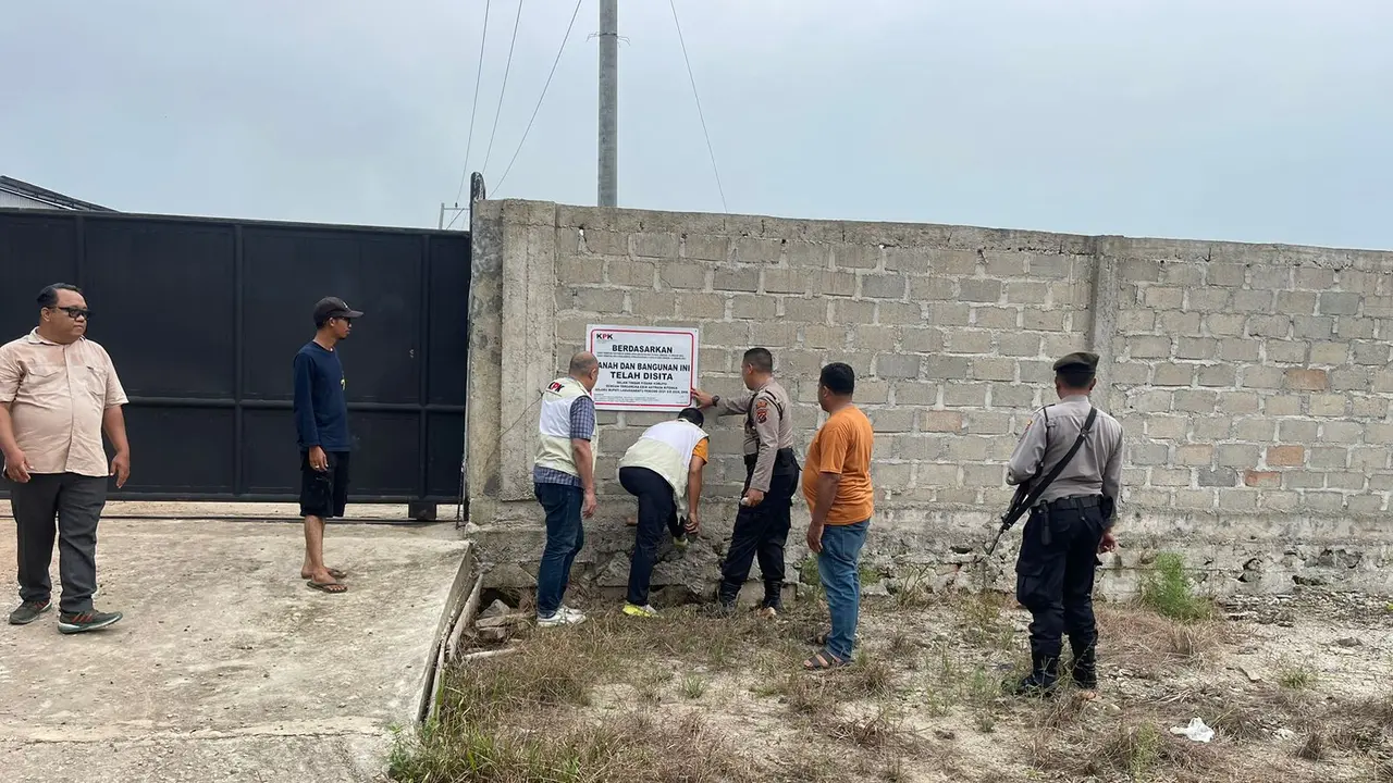 Komisi Pemberantasan Korupsi (KPK) menyita pabrik sawit milik tersangka korupsi Bupati Labuhan Batu, Erik Adtrada Ritonga (EAR).