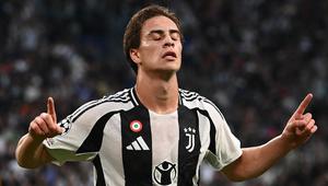 Pemain Juventus, Kenan Yildiz merayakan gol pertama timnya ke gawang PSV Eindhoven pada laga Liga Champions 2024/2025 di Juventus Stadium, Turin, Italia, Rabu (18/09/2024) WIB. (AFP/Isabella Bonotto)