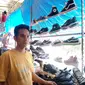 Pedagang sepatu di Pasar Tanah Abang Blok G yang alami kemerosotan omset (Amira Fatimatuz Zahra/Liputan6.com)