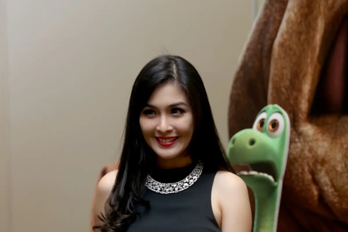 Sandra Dewi 