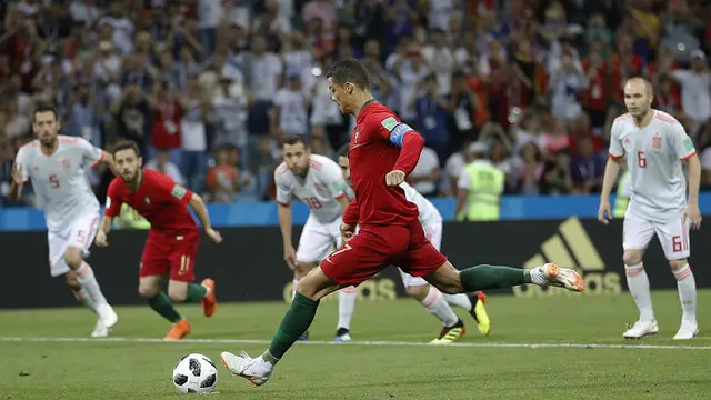 FOTO: Pembuktian Cristiano Ronaldo, Cetak Hattrick Perdana Piala Dunia 2018