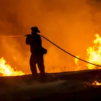 Terjadi kebakaran di Pasar Stan, Depok, Sleman, Selasa (15/3) kemarin. Tiga kios hangus dilahap si jago merah.