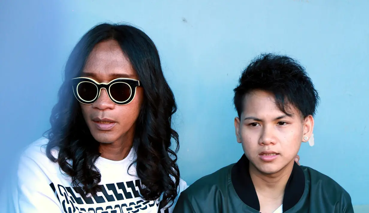 Alasan kenapa baru sekarang istri Aming baru dikenalin. Evelyn yang bukan dari kalangan selebriti, membutuhkan waktu bisa untuk bertemu media. Apalagi kultur di Jepang dan Indonesia sangat berbeda.Ini merupakan waktu yang tepat. (Deki Prayoga/Bintang.com)