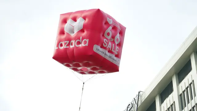 Posting Momen Penuh Kebahagiaan, Netizen Penasaran Benarkah Davina Karamoy Dilamar?