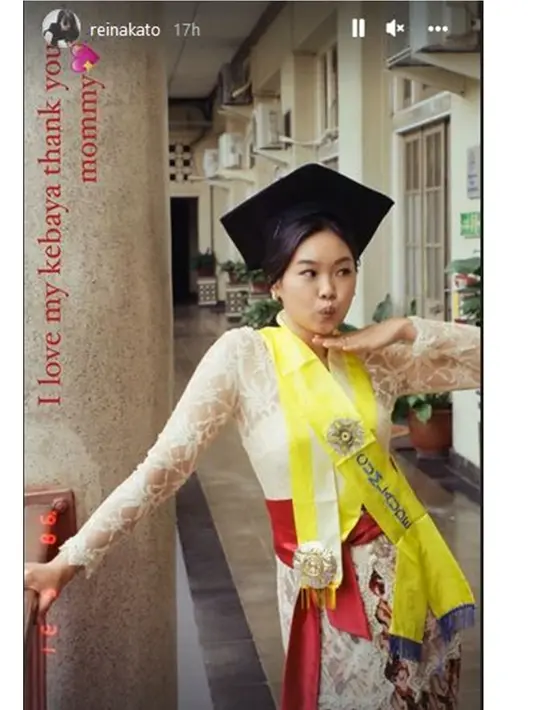 Momen wisuda Reina Kato adik Yuki Kato. (Sumber: Instagram/reinakato)