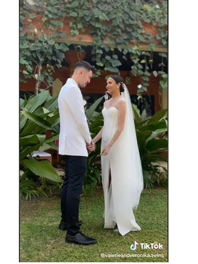 6 Momen Pernikahan Valerie Krasnadewi dan Shanon Justin yang Lebih Muda 7 Tahun
