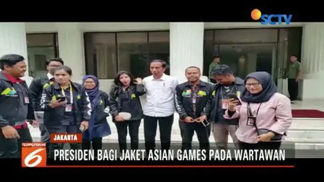 Gencarkan Promosi, Jokowi Bagikan Jaket Asian Games 2018 kepada Jurnalis Istana