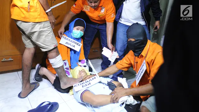 Aulia Kesuma Peragakan Cara Membunuh Suami dan Anak Tirinya