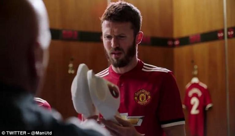 Manchester United dilibatkan dalam video promosi Deadpoll 2. (1Twitter)