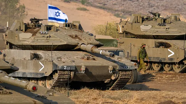 Israel Kerahkan Tank ke Lebanon