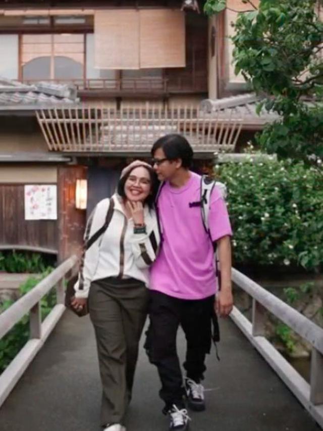 Potret Perjalanan Cinta Armand Maulana dan Dewi Gita. (Sumber: Instagram/armandmaulana04)