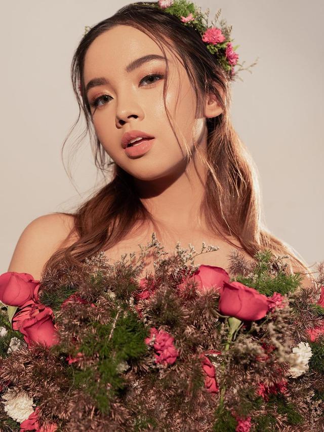 6 Gaya Pemotretan Tiara Andini bersama Lyodra dan Ziva, Curi Perhatian