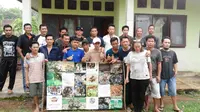 Para aktivis dari Flora dan Fauna Internasional (FFI) melakukan investigasi penyelamatan harimau sumatera di Taman Nasional Kerinci Seblat, Bengkulu. (Liputan6.com/Yuliardi Hardjo Putro)