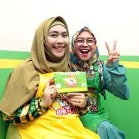 Ria Ricis - Oki Setiana Dewi (Nurwahyunan/bintang.com)