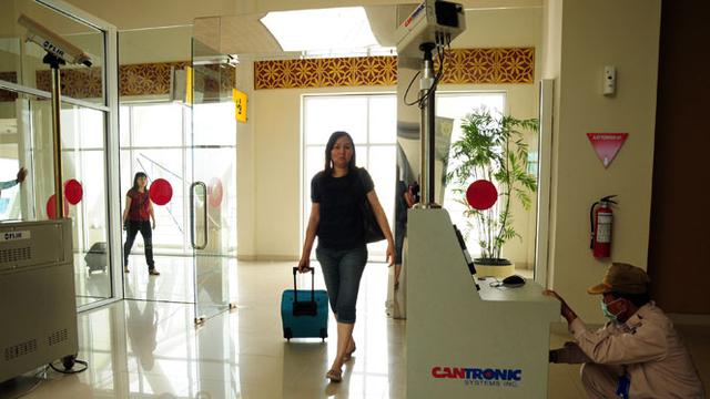 (Lip6siang) bandara Ngurahri Pasang Alat Suhu+MERS Meluas