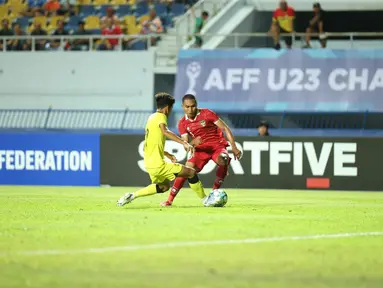 Pertandingan Timnas Indonesia U-23 saat menghadapi Malaysia U-23 pada laga pertama Piala AFF U-23 di Rayong Province Stadium, Thailand, Jumat (18/8/2023). (FOTO: Dok. PSSI)