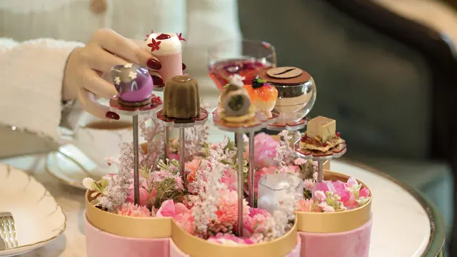 Menikmati La Vie En Rose, French-Inspired High Tea yang Penuh dengan Sentuhan Romantis
