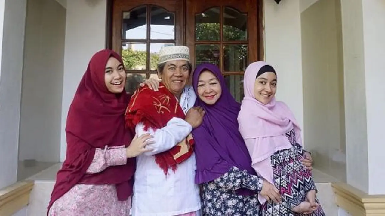 [Bintang] Anisa Rahma dan keluarga