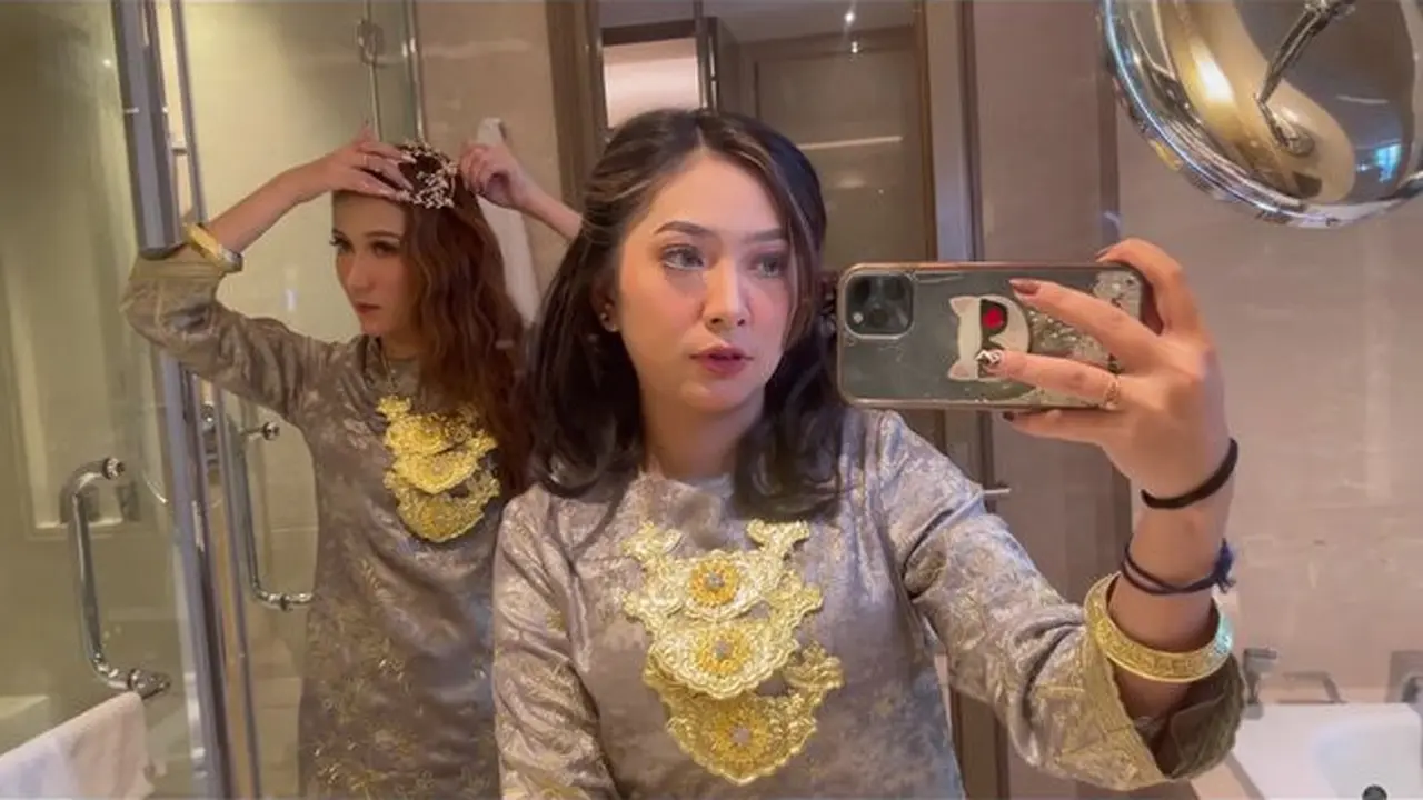 7 Potret Bridesmaids Pernikahan Ria Ricis, Tampil dengan Kebaya Menawan