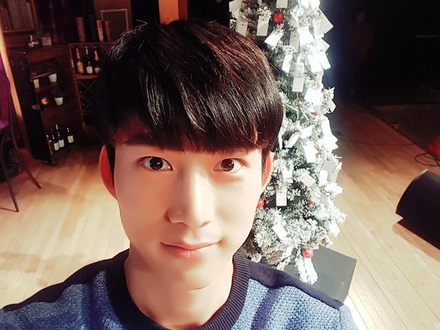 2pm S Taecyeon Joins Instagram To Fight Back Against Stalker E Online Ap