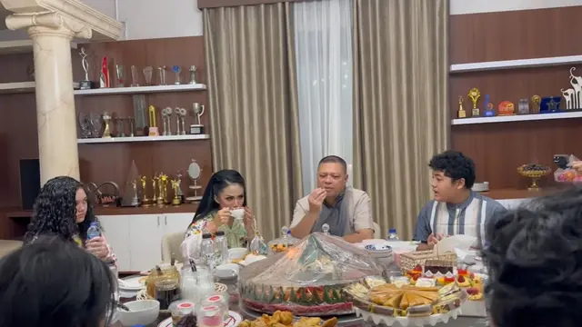 Potret Ruang Makan Rumah Kris Dayanti