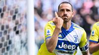 Bek andalan Juventus ini sempat hengkang ke AC Milan pada musim panas 2017 lalu. Namun masa bakti Leonardo Bonucci di kota Milan itu tak berlangsung lama yakni hanua semusim. Bonucci akhirnya meningalkan San Siro untuk pulang ke Juventus. (AFP/Marco Bertorello)