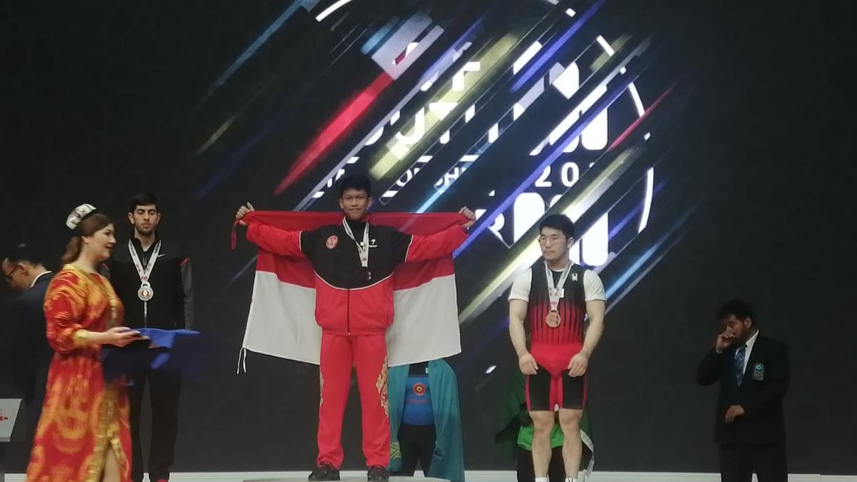 Emas ke-10 Tim Angkat Besi Indonesia Dipersembahkan M Yasin